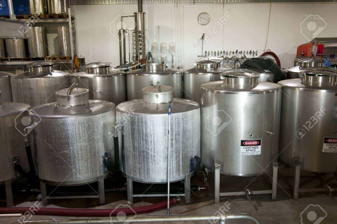 94677296 Wine Tanks